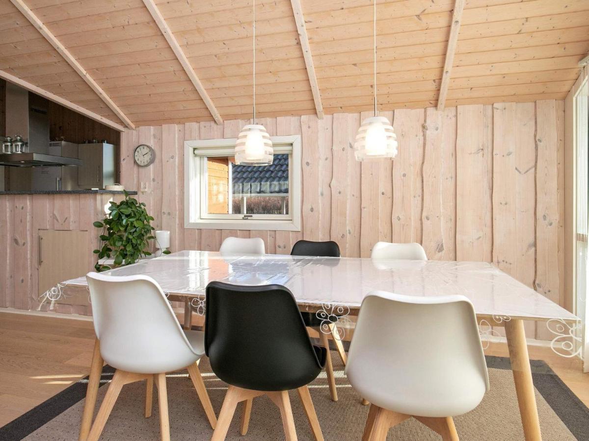 Three-Bedroom Holiday Home In Rodby 38 Kramnitse Exterior foto